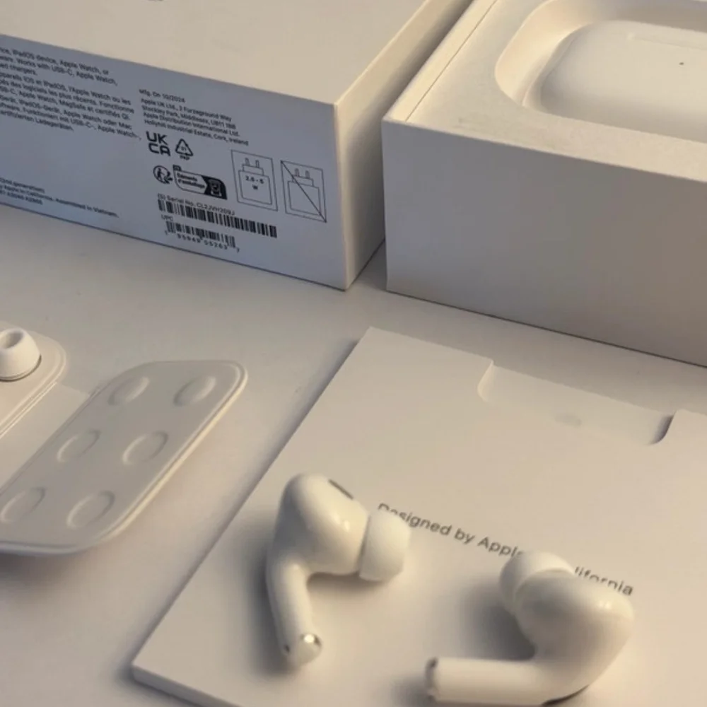 Apple AirPods Gen 2 Pro with Active Noise Cancelation
